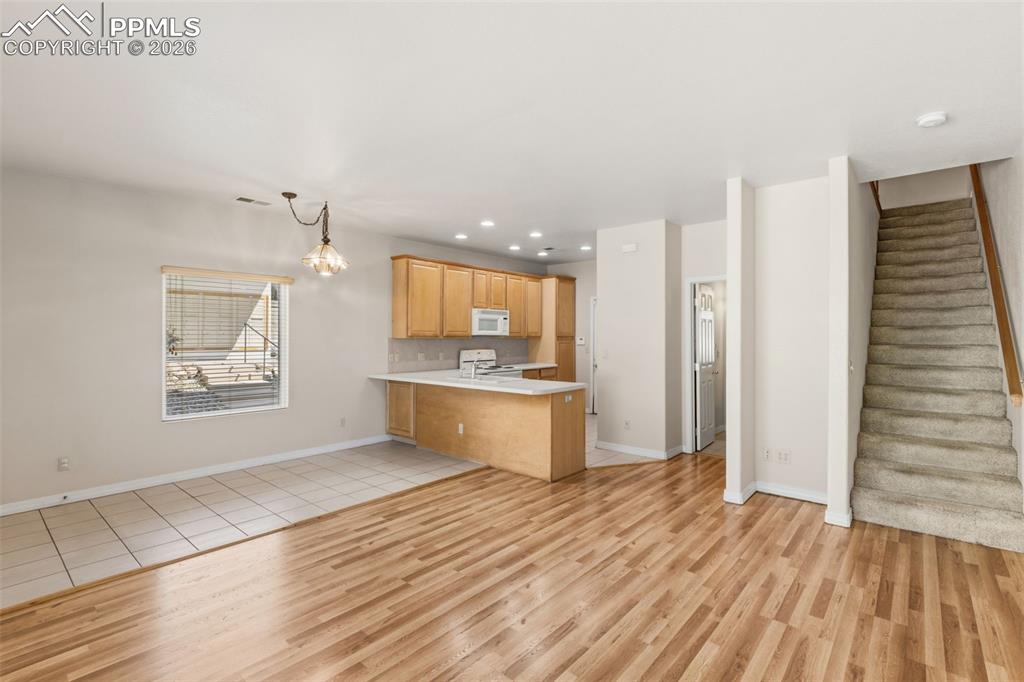 Image 15 of 44: Kitchen