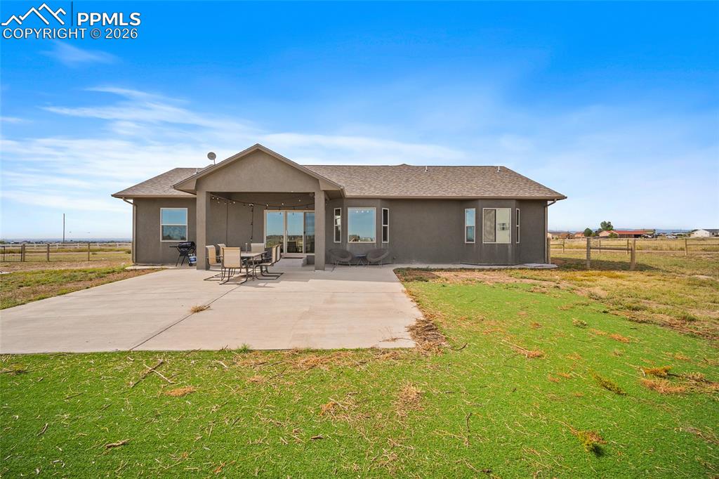 Image 27 of 35: Back of Structure