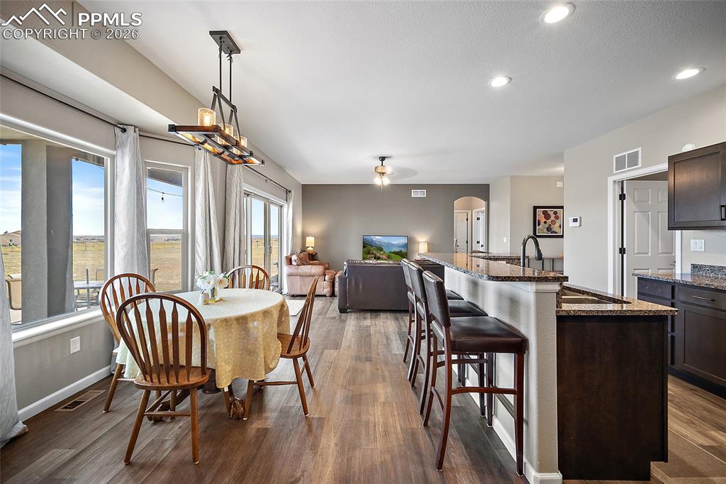 Image 4 of 35: Dining Area