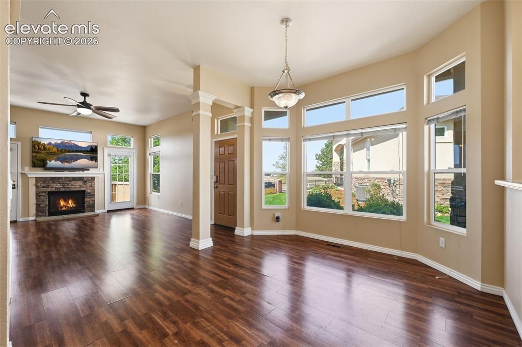 Image 9 of 31: Living Room
