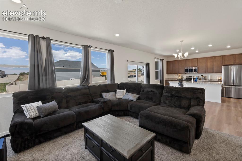 Image 8 of 50: Living Room
