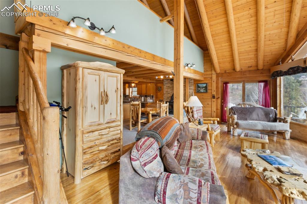 Image 22 of 50: Stairs