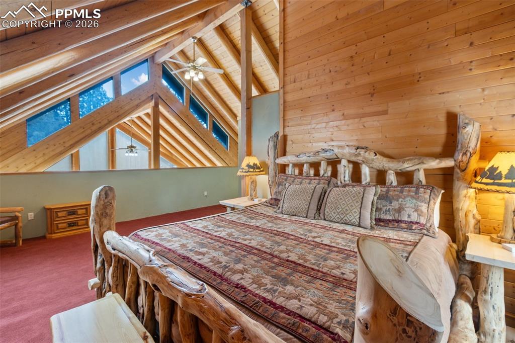 Image 23 of 50: Bedroom