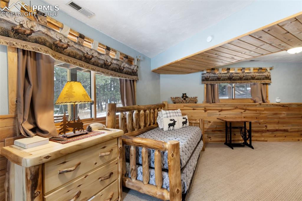 Image 30 of 50: Bonus Room