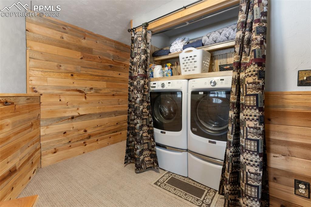 Image 34 of 50: Laundry