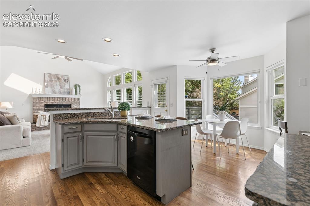 Image 10 of 49: Kitchen