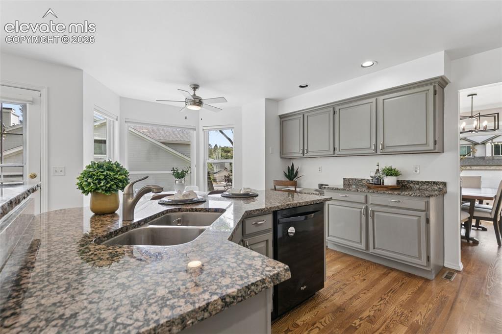 Image 11 of 49: Kitchen