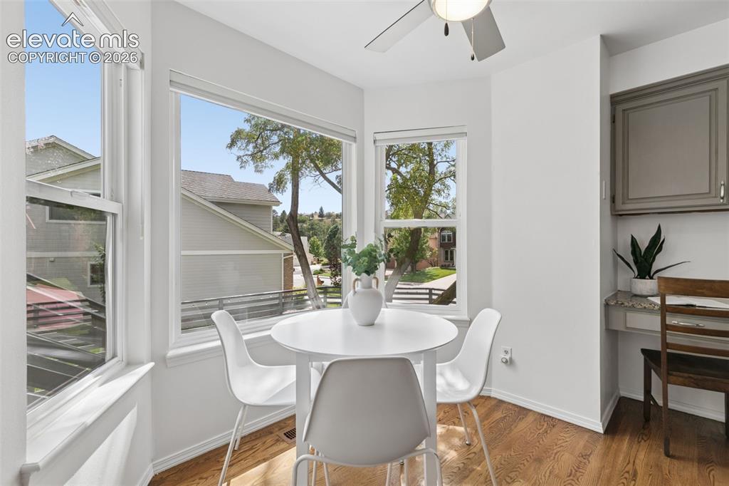 Image 13 of 49: Dining Area