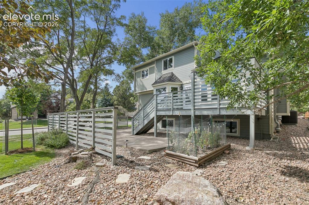 Image 43 of 49: Back of Structure