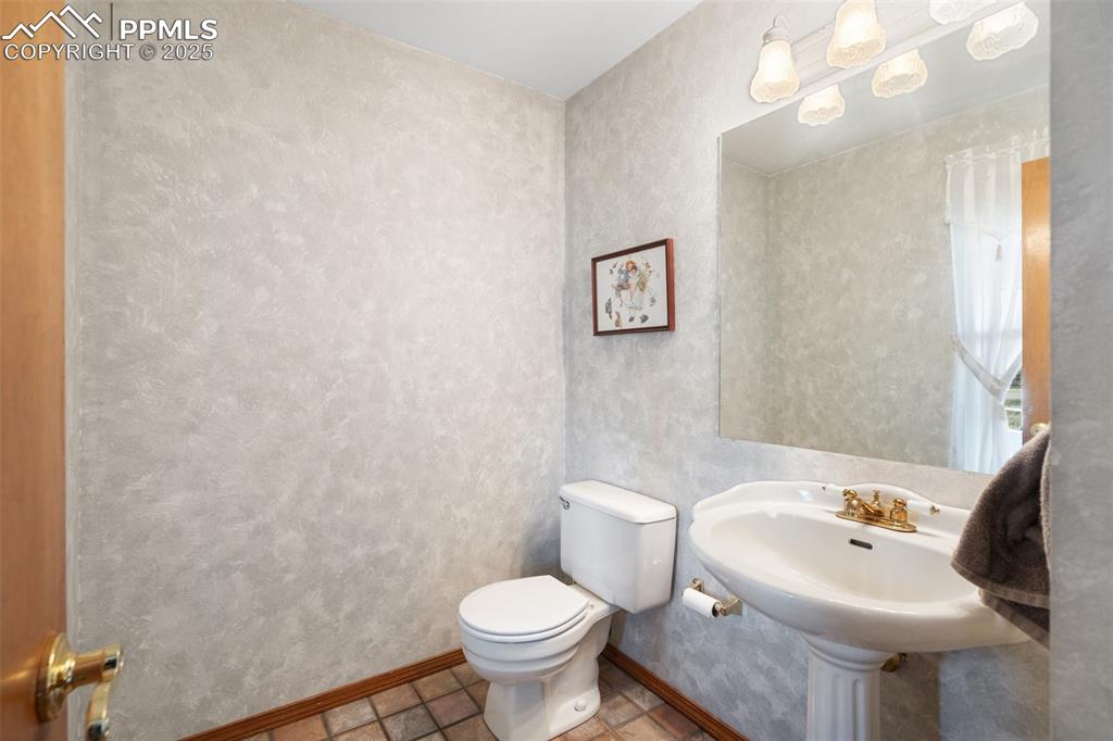 Image 30 of 46: Bathroom