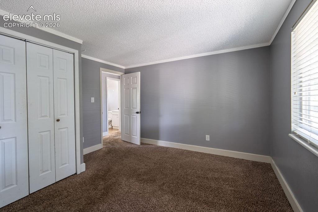 Image 5 of 17: Bedroom