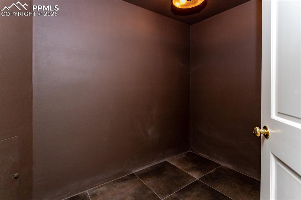 Image 41 of 50: Perfect spot for a wine celler