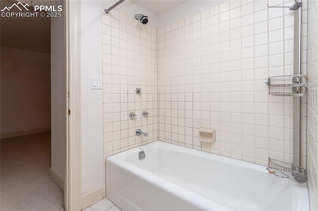 Image 44 of 50: Basement bathroom