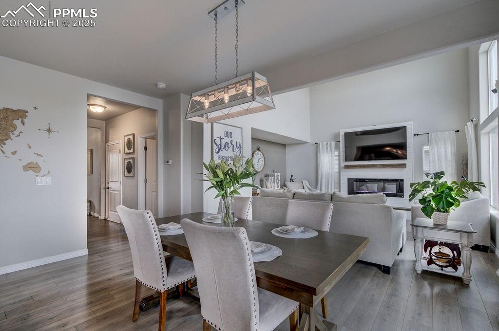 Image 15 of 48: Dining Area