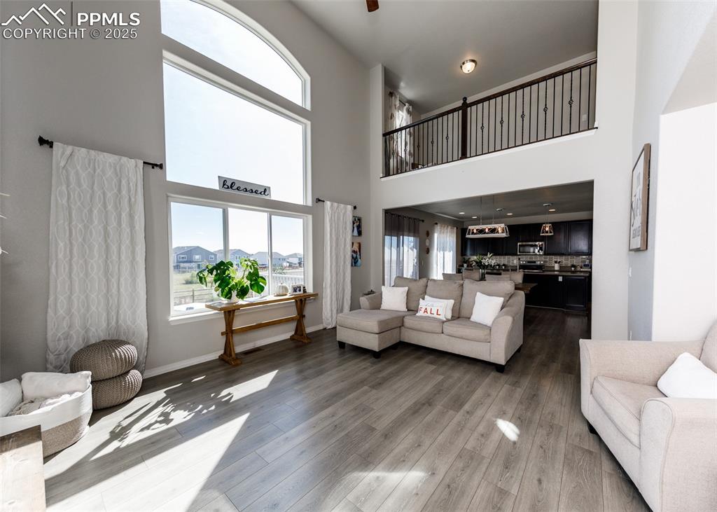 Image 17 of 48: Living Room