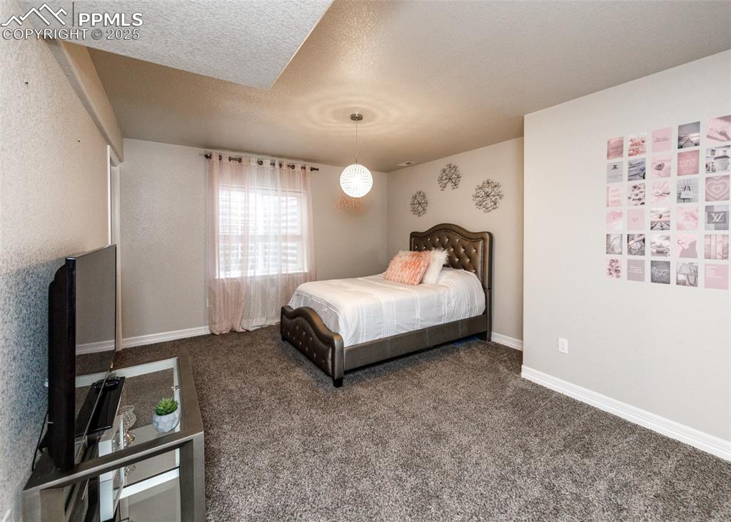 Image 40 of 48: Bedroom