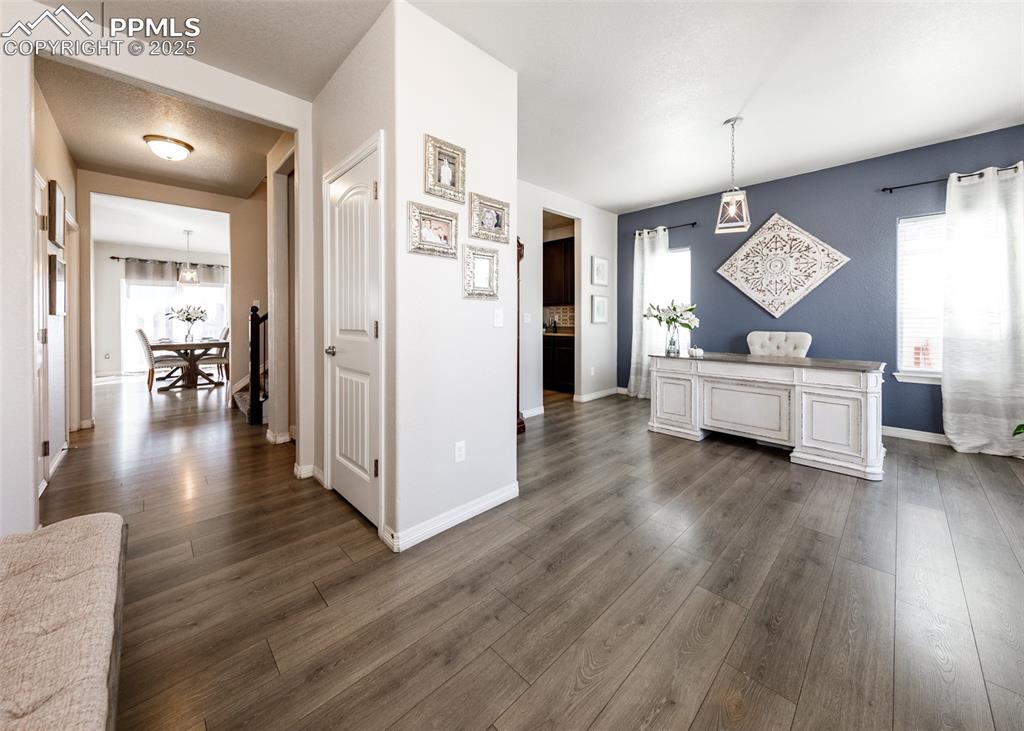 Image 5 of 48: Dining Area