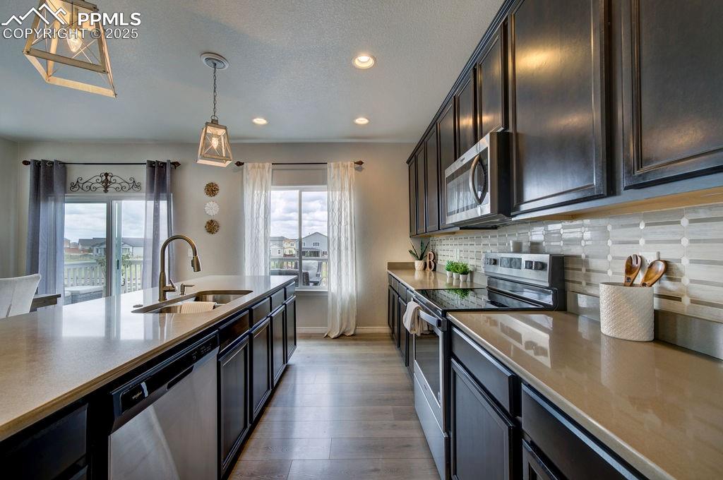 Image 9 of 48: Kitchen