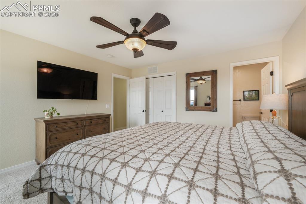 Image 24 of 50: Bedroom