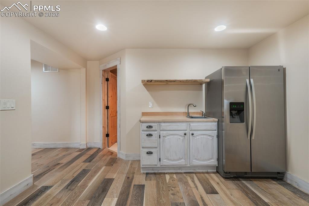 Image 31 of 50: Kitchen