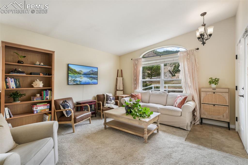 Image 4 of 50: Living Room