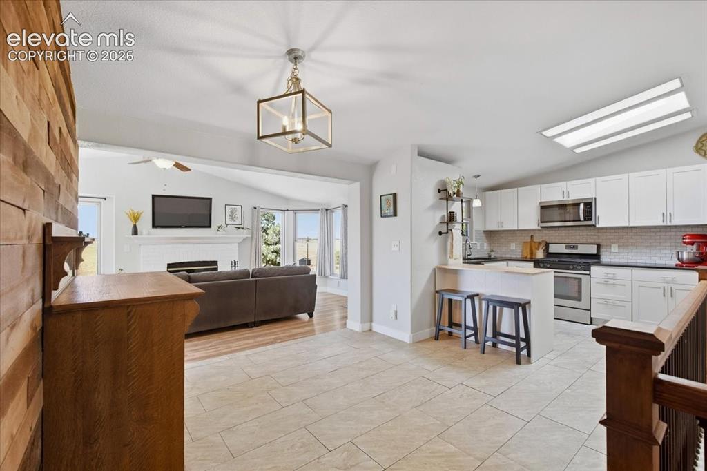 Image 11 of 45: Kitchen