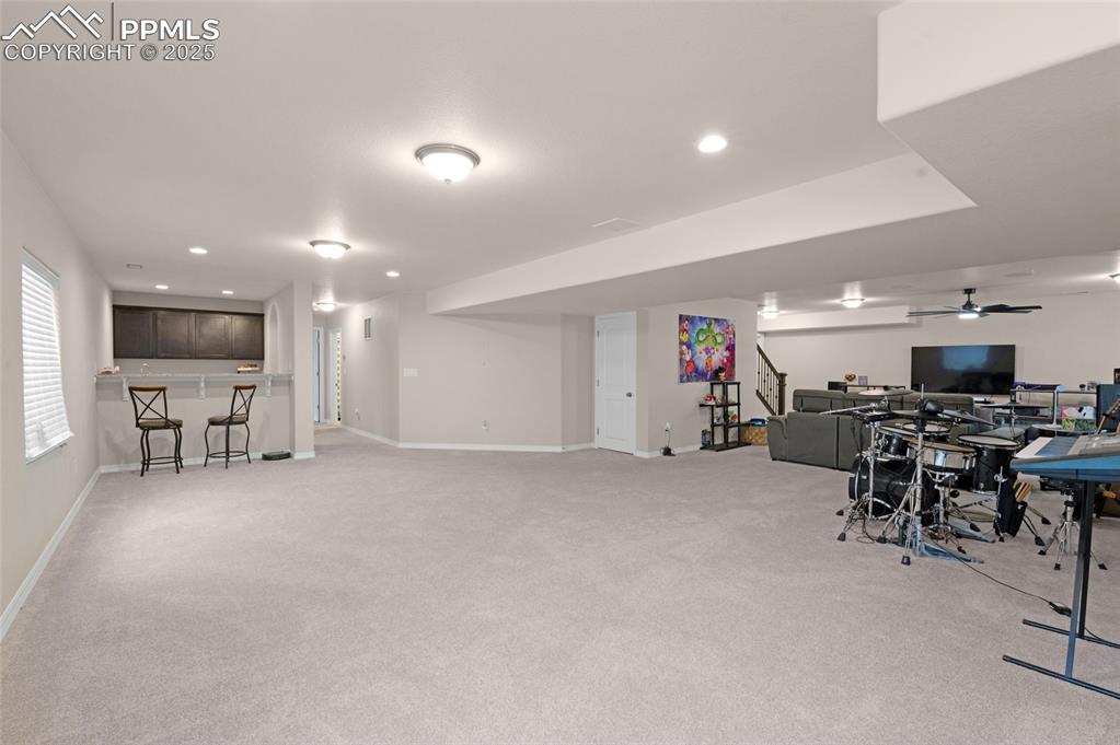 Image 25 of 35: Family Room