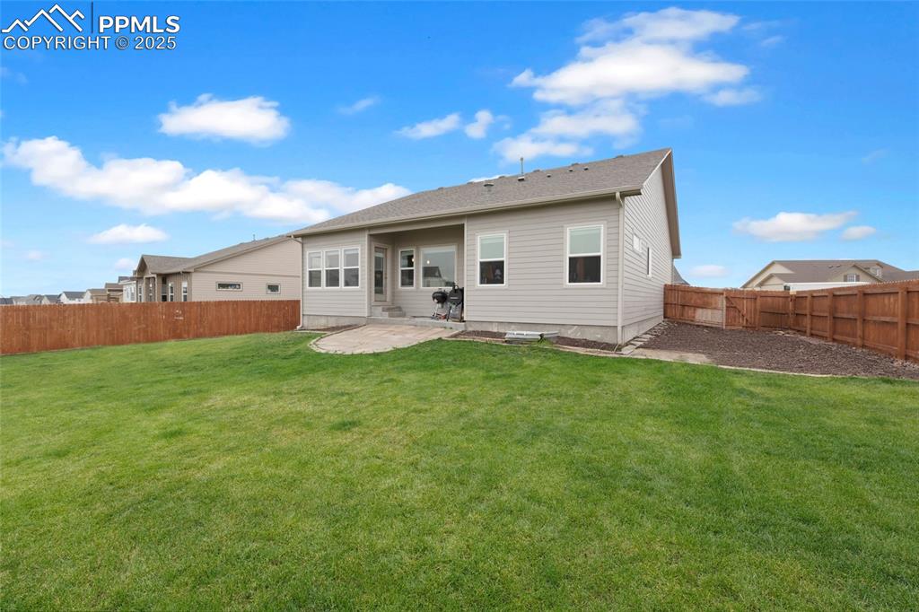 Image 31 of 35: Back of Structure