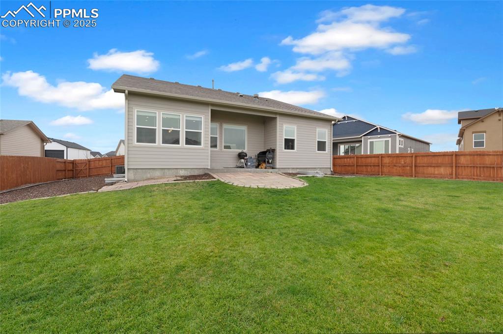 Image 33 of 35: Back of Structure