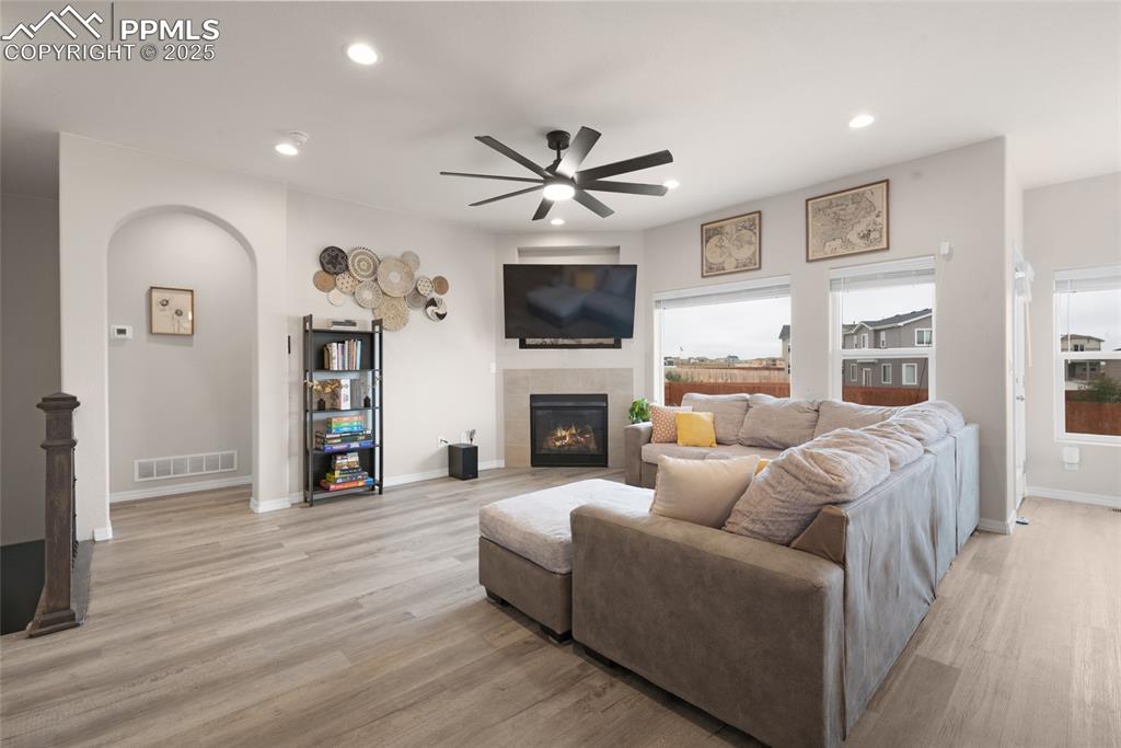 Image 5 of 35: Living Room