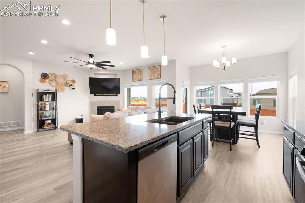 Image 9 of 35: Kitchen