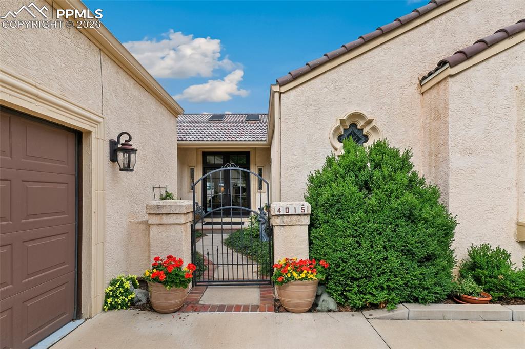 Image 2 of 50: Beautiful detached home with 4 beds, 4 baths, 2 car. Plenty of parking in t