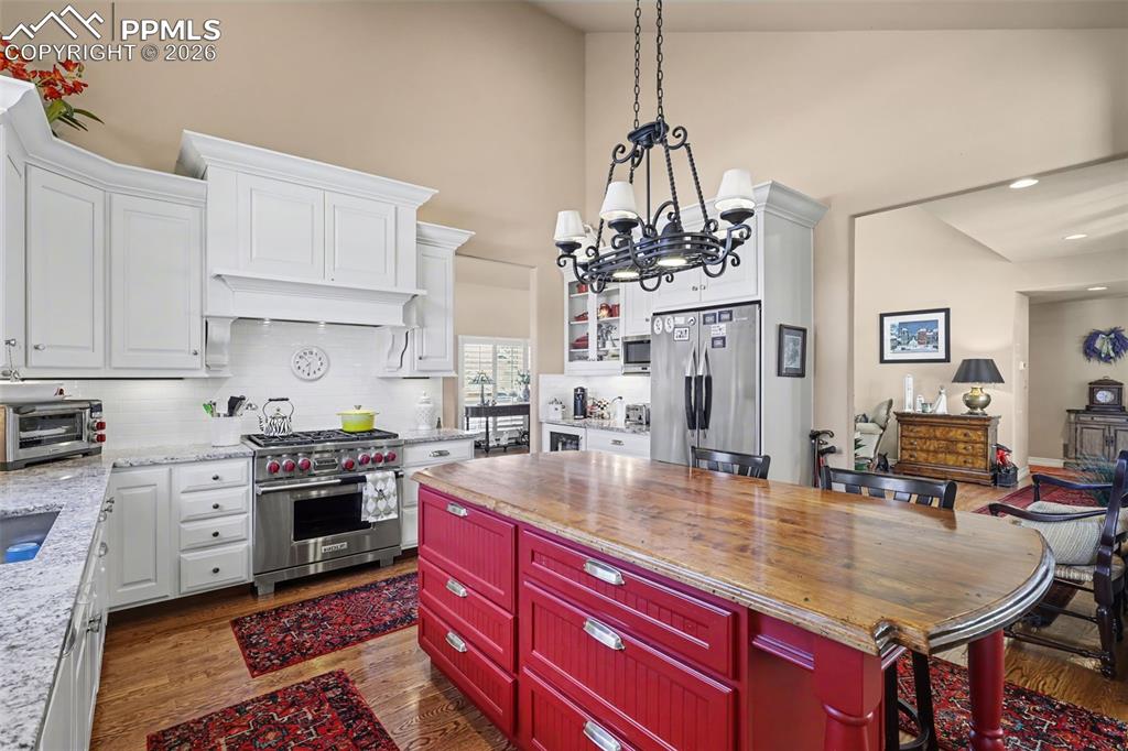 Image 6 of 50: An attractive walkway and porch welcome all!!!