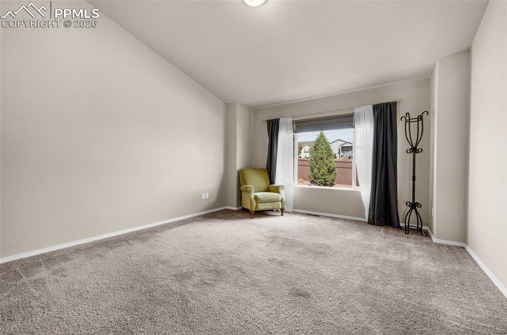 Image 19 of 44: Dining Room