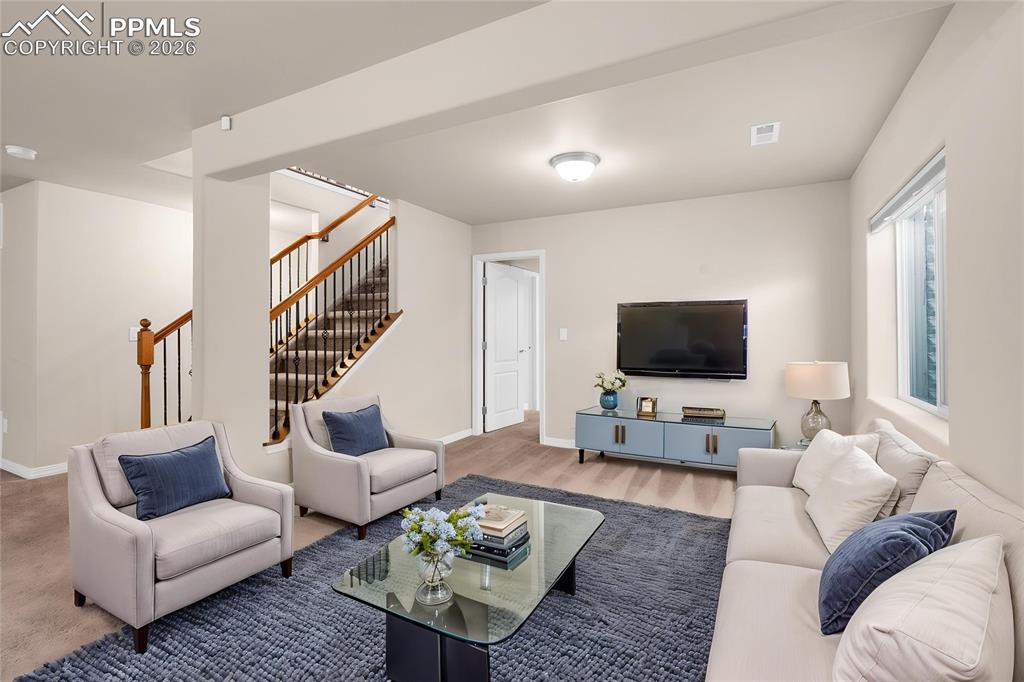 Image 31 of 44: Family Room
