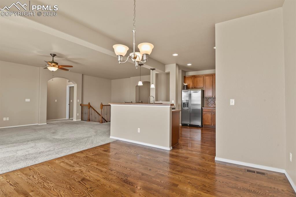 Image 10 of 42: Dining Area