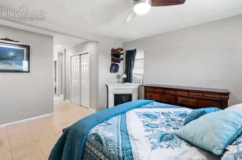 Image 19 of 27: Bedroom