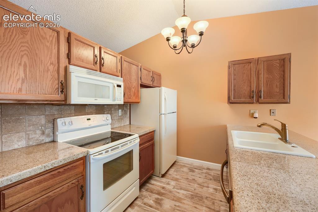 Image 13 of 29: Kitchen