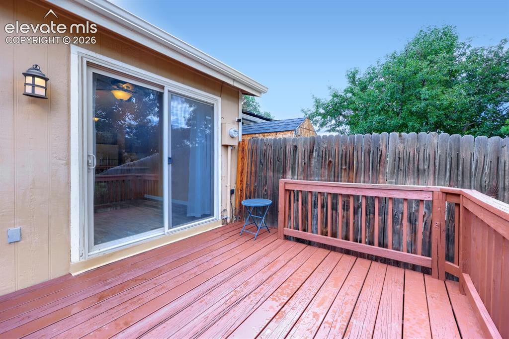 Image 27 of 29: Deck