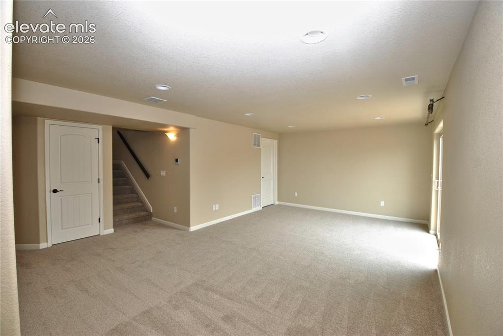 Image 16 of 31: Family Room
