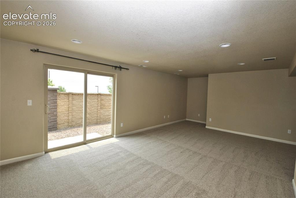 Image 18 of 31: Family Room