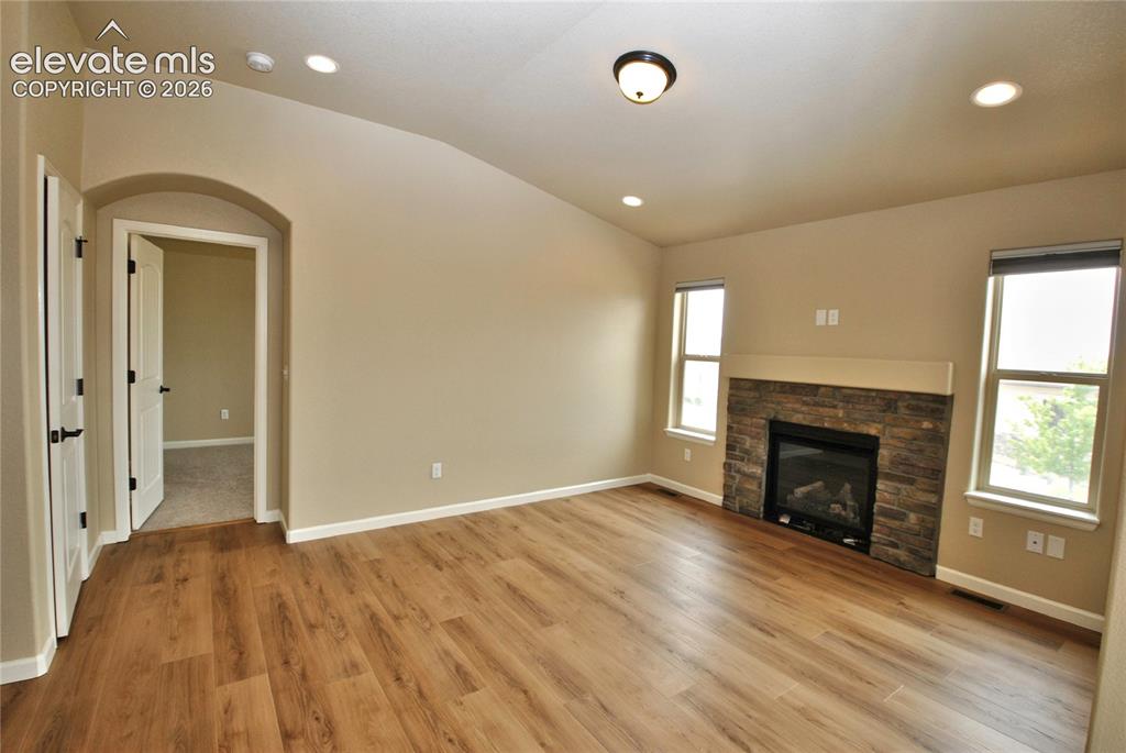 Image 5 of 31: Living Room