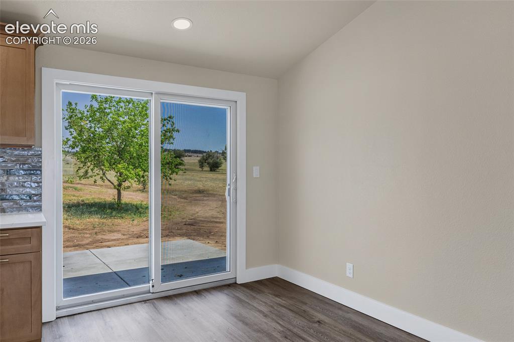 Image 8 of 38: Dining Area