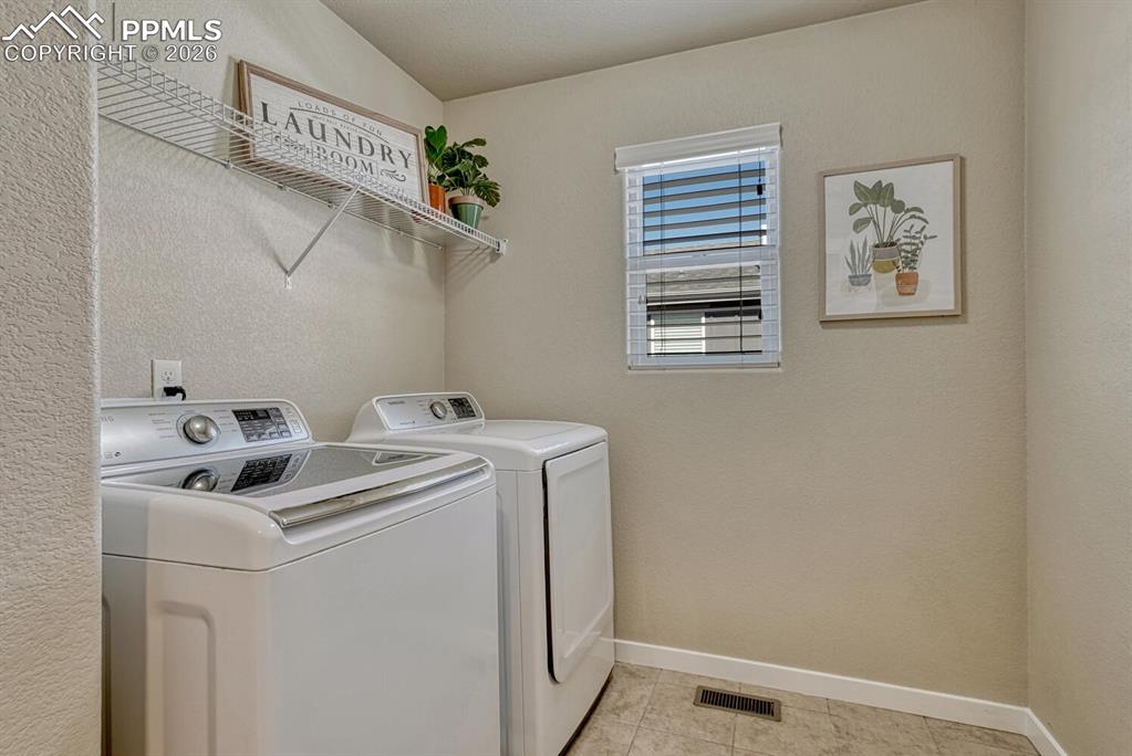 Image 29 of 50: Laundry