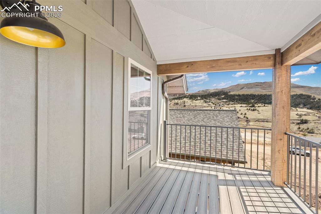 Image 22 of 25: Balcony