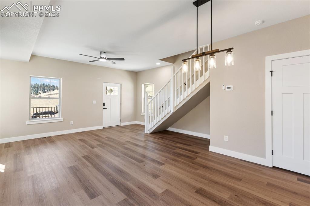 Image 6 of 25: Entry