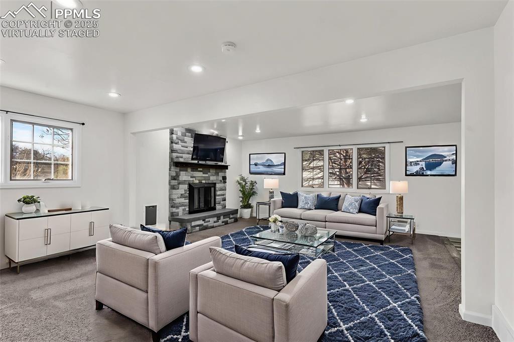 Image 17 of 50: Virtually Staged