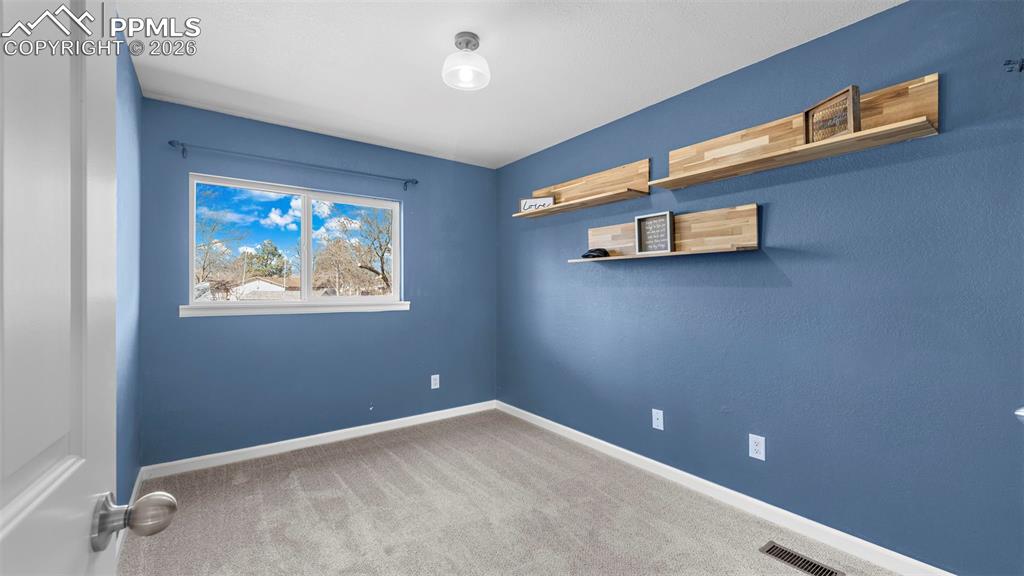 Image 13 of 40: Bedroom