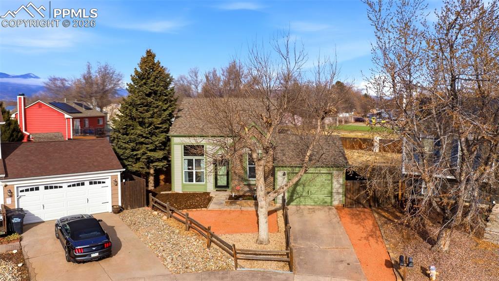 Image 31 of 40: Front of Structure