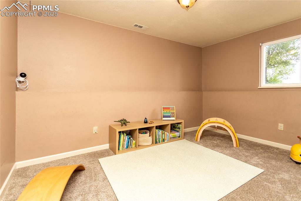 Image 32 of 43: Bedroom